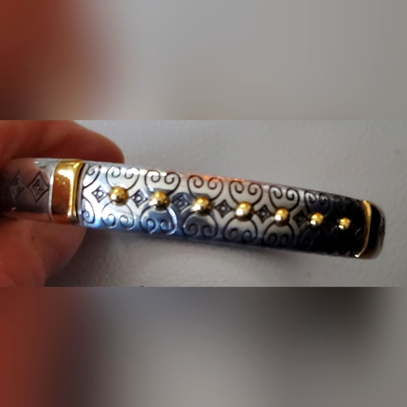 Brighton Bangle in heart tin - Picture 3 of 5